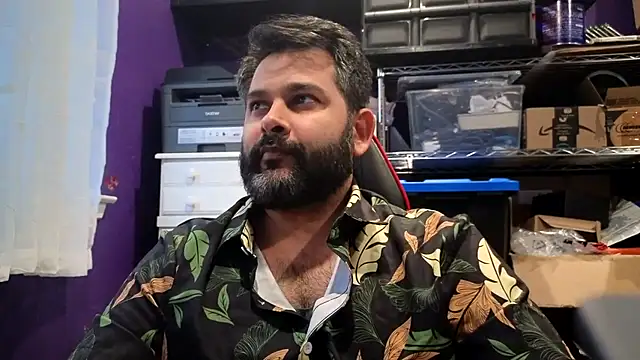 Sakhtlaundaz online show from November 7, 8:45 pm