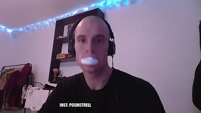 ETHAN MOORE online show from February 20, 9:00 am