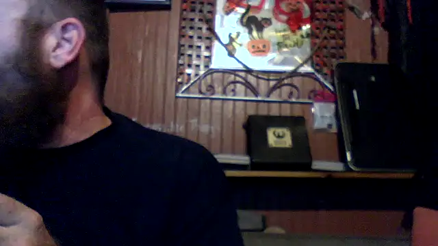 Snapshot of xXFeelsGoodXx chatting on October 16, 12:29 am xXFeelsGoodXx online show from October 16, 12:29 am