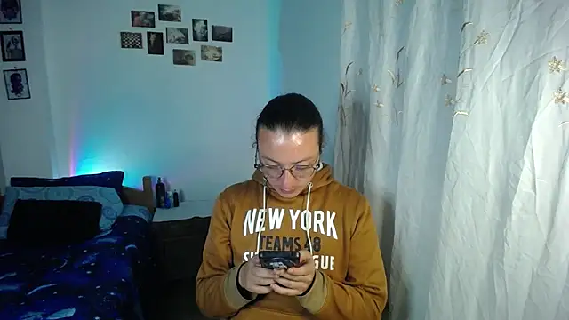 monkeywillwhite online show from February 9, 3:00 am