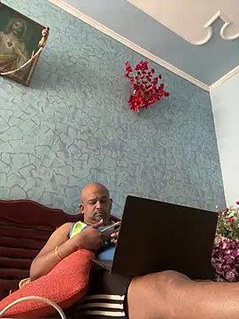 Dick 6inches online show from March 21, 8:19 am