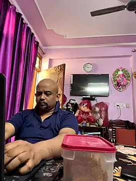 Dick 6inches online show from November 16, 9:22 am