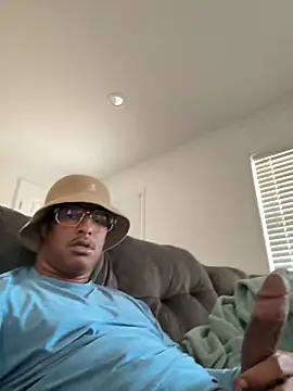 Snapshot of cumwithus1903 chatting on March 7, 5:39 pm cumwithus1903 online show from March 7, 5:39 pm