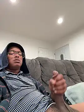 Snapshot of cumwithus1903 chatting on January 8, 1:32 am cumwithus1903 online show from January 8, 1:32 am