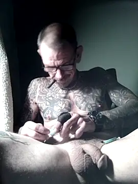 deepstroker42071 online show from November 16, 12:40 pm