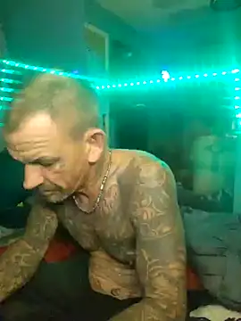 Snapshot of deepstroker42071 chatting on December 6, 9:10 am deepstroker42071 online show from December 6, 9:10 am