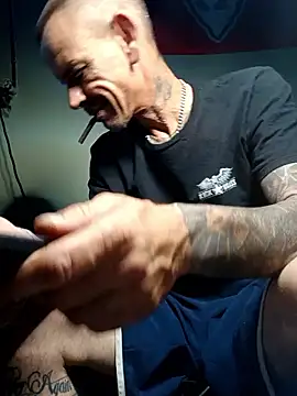 Snapshot of deepstroker42071 chatting on October 13, 6:08 am deepstroker42071 online show from October 13, 6:08 am