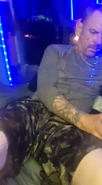 Snapshot of deepstroker42071 chatting on December 27, 8:35 am deepstroker42071 online show from December 27, 8:35 am