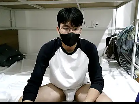 Gwencloudy online show from October 15, 2:02 pm