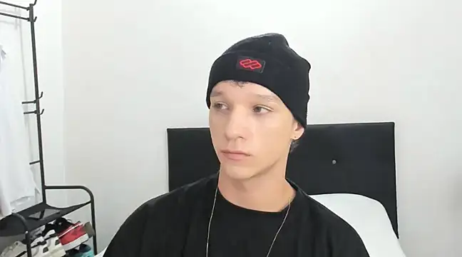 angelcortes online show from December 27, 11:06 am