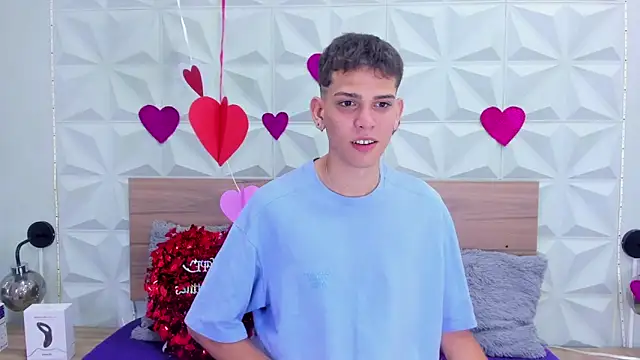Snapshot of Jasson_smit chatting on February 14, 12:57 pm Jasson smit online show from February 14, 12:57 pm