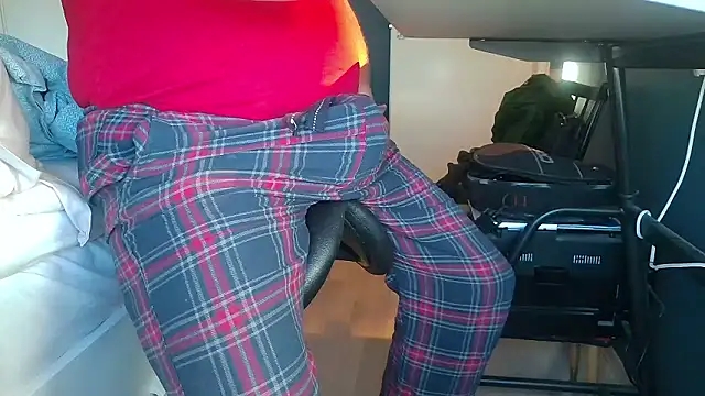 dutch-horny-daddy online show from January 8, 11:48 am