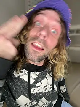 4kUsh2Fashion0 online show from February 4, 8:59 pm