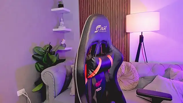 liam collins21 online show from November 30, 7:49 pm