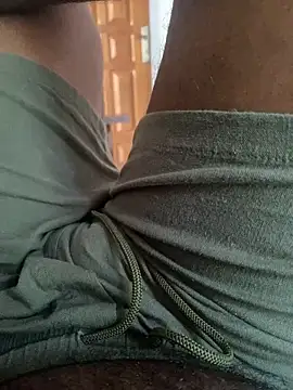 SLhotman online show from November 12, 9:04 am