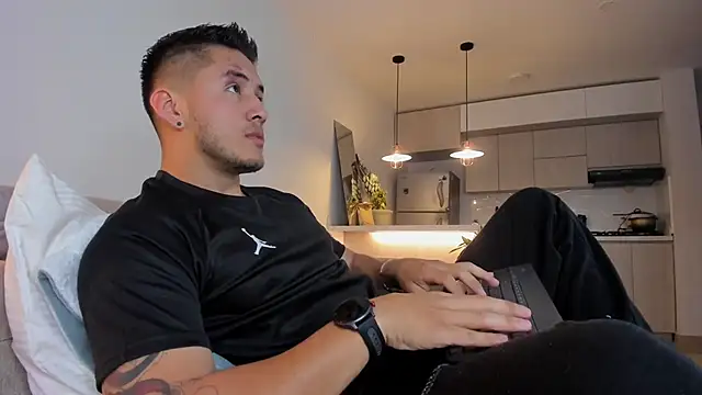 Chriskyle  online show from December 3, 11:10 am