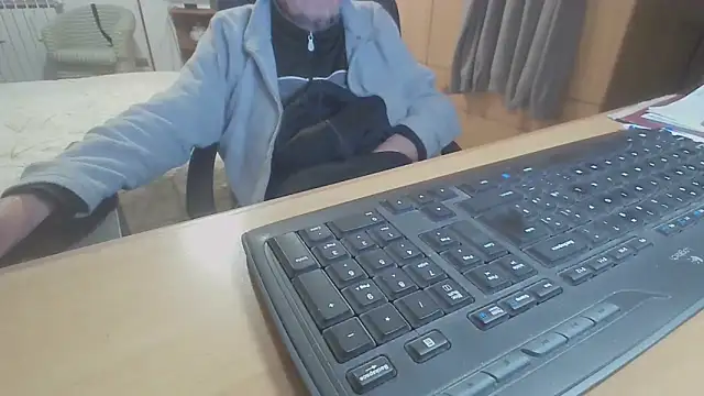 papillonhotofficial online show from March 6, 4:48 pm