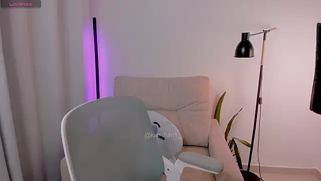 kim lian21 online show from February 7, 9:16 am