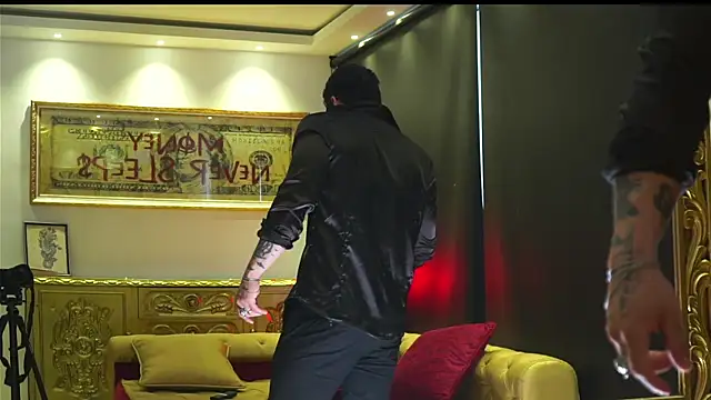 dantecoppolaa  online show from December 15, 10:29 pm