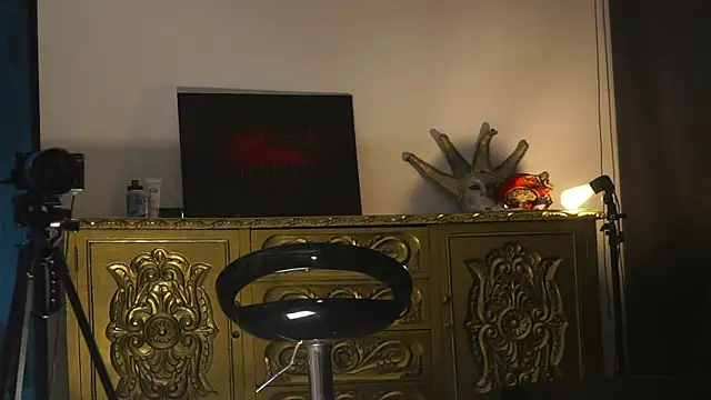 dantecoppolaa  online show from September 26, 12:52 am