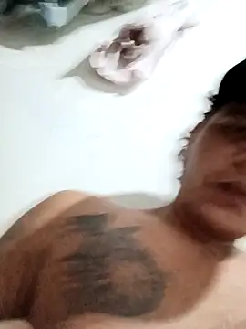 Snapshot of yoryisexi chatting on October 6, 11:20 pm yoryisexi online show from October 6, 11:20 pm