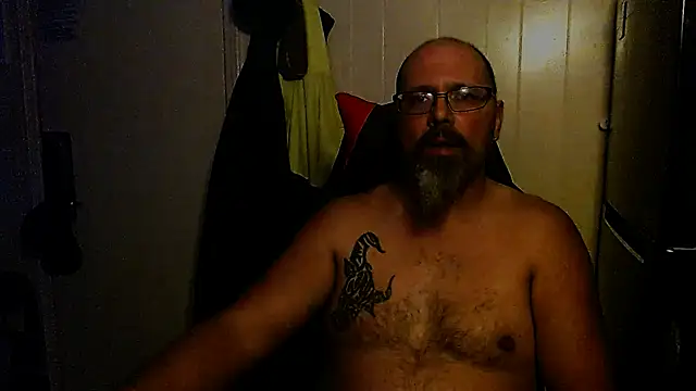 KrazyLegz online show from December 3, 12:11 am