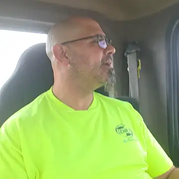 KrazyLegz online show from October 18, 8:47 pm