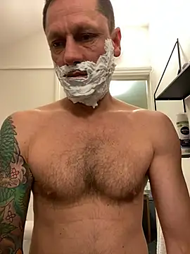 Snapshot of Yourhotboy_42 chatting on February 25, 9:13 pm Yourhotboy 42 online show from February 25, 9:13 pm