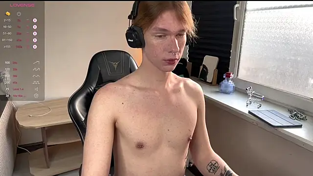 carthylovvve online show from April 16, 3:17 am