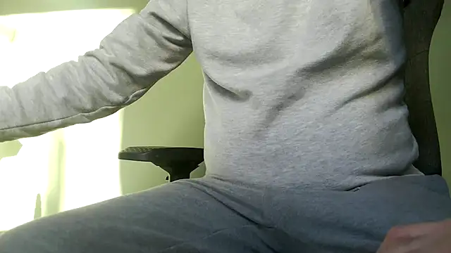 Snapshot of juanpalmox chatting on December 9, 9:28 am juanpalmox online show from December 9, 9:28 am