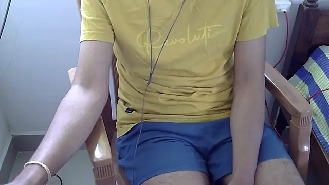 Snapshot of The_SHY_uncut chatting on September 27, 4:43 am The SHY uncut online show from September 27, 4:43 am