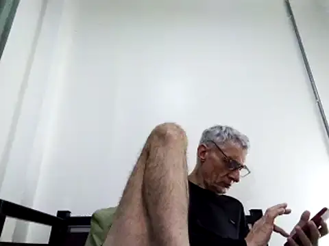 Snapshot of BIGUNCUTHARDCOCK chatting on January 16, 10:42 am BIGUNCUTHARDCOCK online show from January 16, 10:42 am