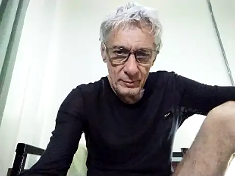 Snapshot of BIGUNCUTHARDCOCK chatting on March 6, 12:54 am BIGUNCUTHARDCOCK online show from March 6, 12:54 am