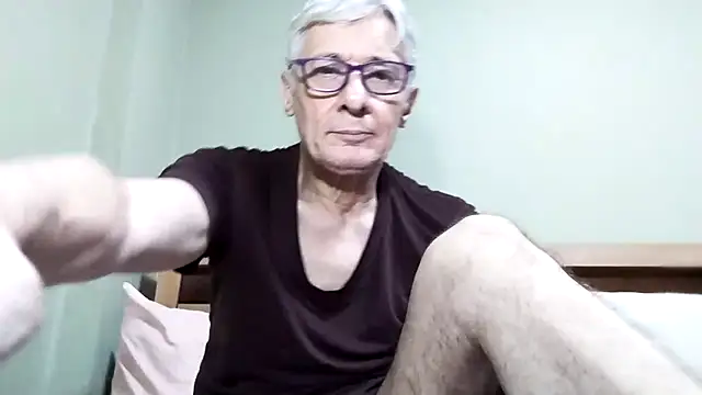 BIGUNCUTHARDCOCK online show from October 1, 2:10 pm