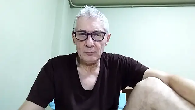 BIGUNCUTHARDCOCK online show from January 18, 3:52 am