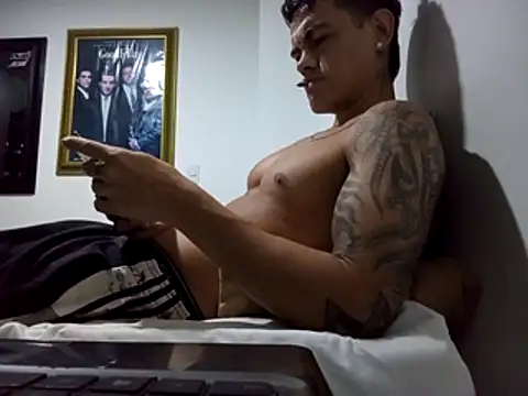 Skater29xx2 online show from February 15, 3:42 pm