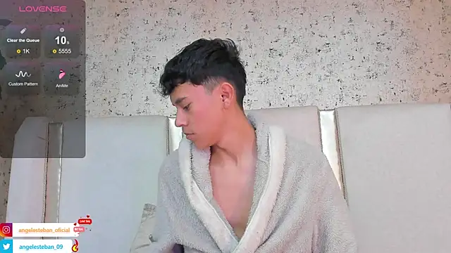 Snapshot of Angel_esteban_fx chatting on February 14, 3:54 am Angel esteban fx online show from February 14, 3:54 am