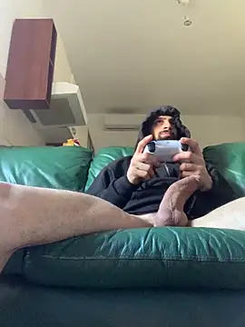 Snapshot of hugoprada chatting on December 24, 9:06 am hugoprada online show from December 24, 9:06 am