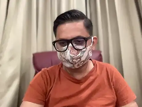 Snapshot of slavekinky001 chatting on October 5, 9:19 pm slavekinky001 online show from October 5, 9:19 pm