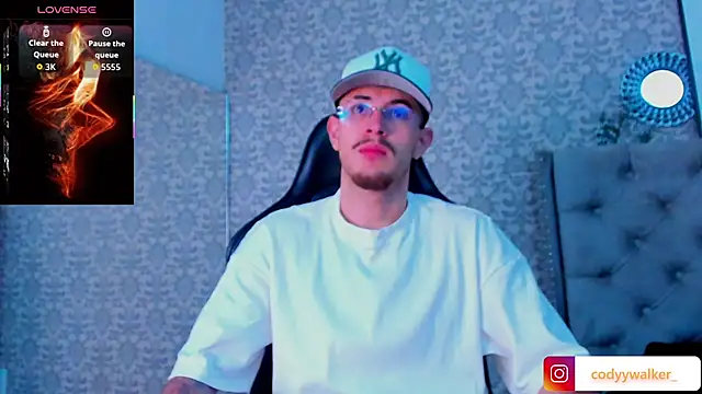 CodyWalkerR online show from December 3, 5:41 pm