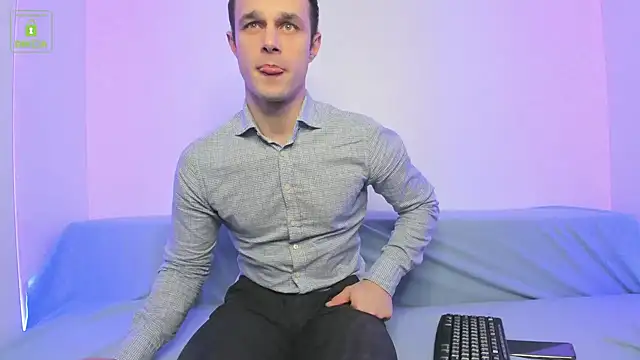 BrandonNorris online show from December 10, 8:38 pm