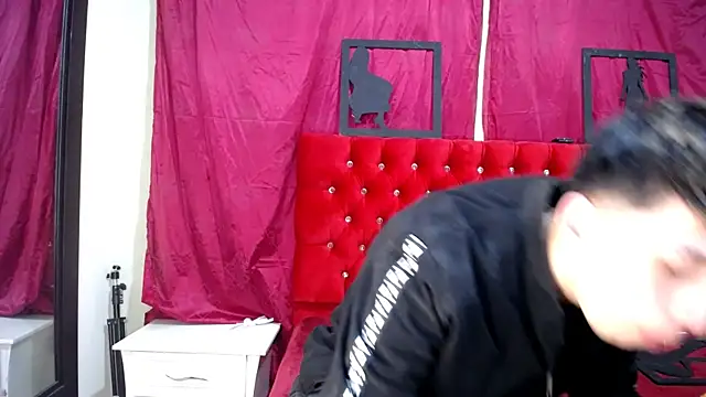 Snapshot of _Thomas_hot_ chatting on March 16, 1:38 am Thomas hot online show from March 16, 1:38 am