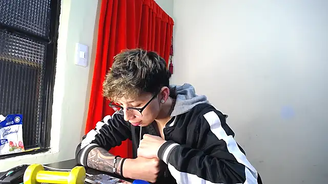 Snapshot of _Thomas_hot_ chatting on February 1, 9:40 pm Thomas hot online show from February 1, 9:40 pm