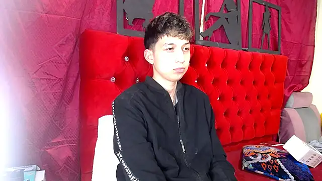 Snapshot of _Thomas_hot_ chatting on March 20, 12:40 am Thomas hot online show from March 20, 12:40 am