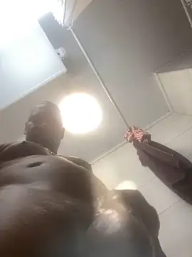 Elrubiolargo online show from December 26, 11:24 pm