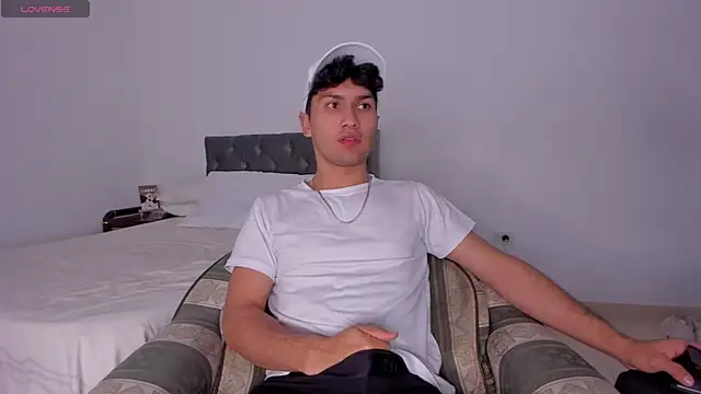 Valerio James7 online show from January 21, 3:38 am