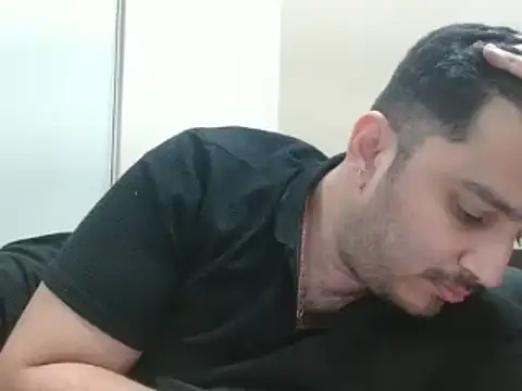 robintoit online show from April 22, 5:40 pm