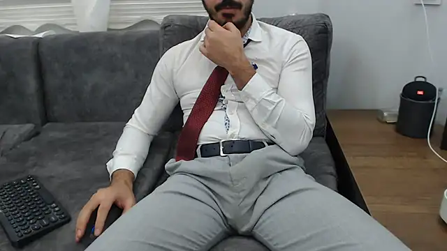 Snapshot of Naughtb0y chatting on January 4, 11:38 pm Naughtb0y online show from January 4, 11:38 pm