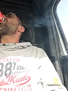 robertilevis online show from March 4, 11:28 am