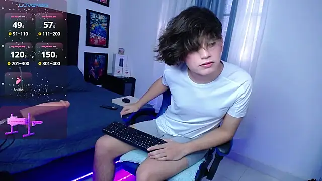 Snapshot of andyboy- chatting on October 17, 10:14 pm andyboy- online show from October 17, 10:14 pm